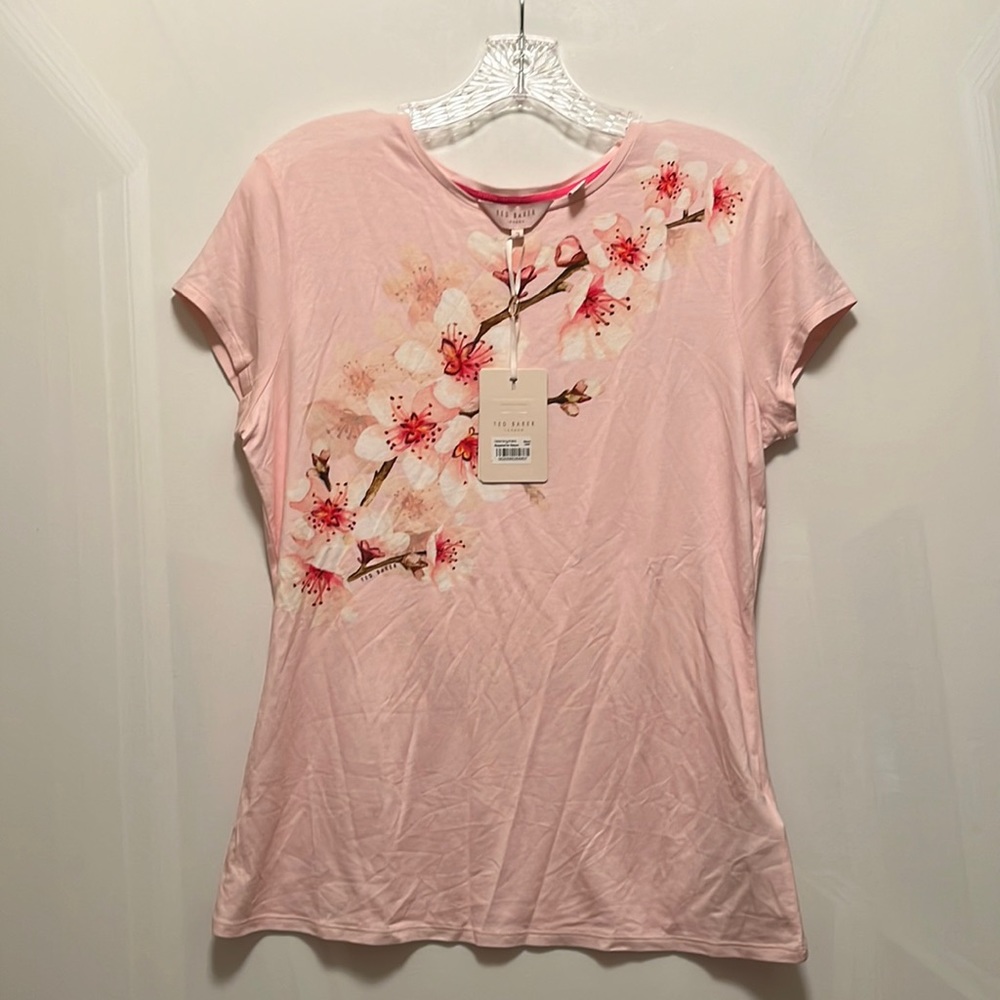 Amazingly soft Ted Baker London top! Bought NWT but only wore a few times.